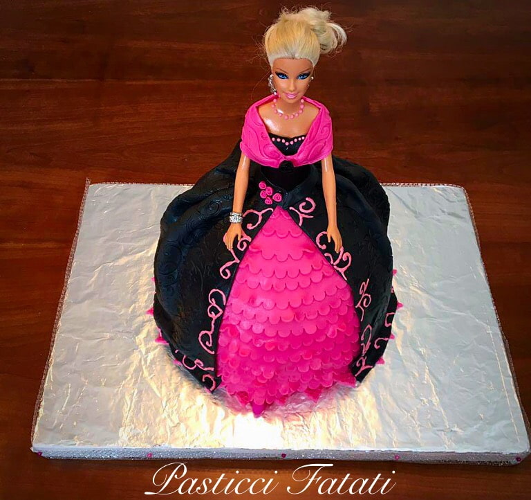 Barbie GFP59 Cake Design Set per decorare la torta Bambola Inclusa 4 Anni 