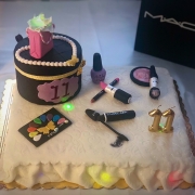 make up cake con lucine interne
