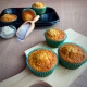 muffins al limone senza burro con mascarpone su asse di legno e nello stampo - bran lemon muffins