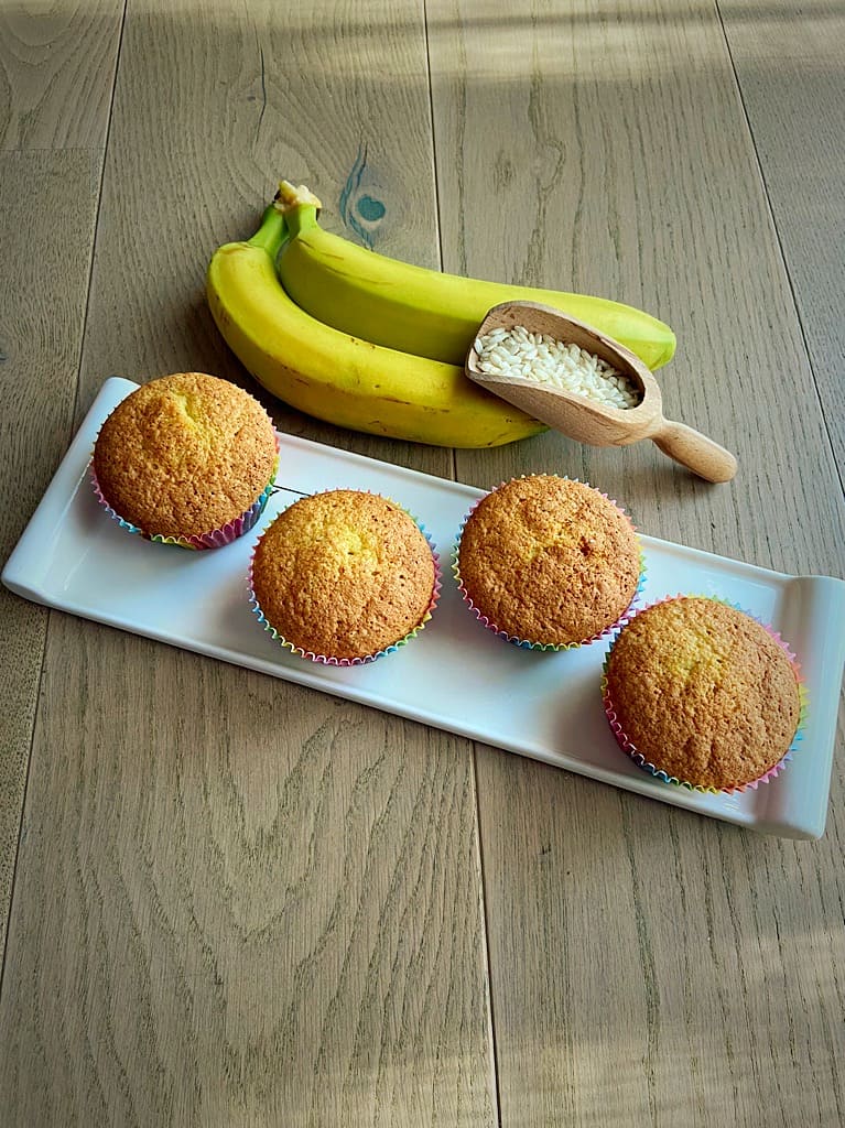 banana bread muffins con ingredienti