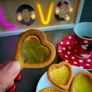 biscotti cuori di vetro con caramelle gommose