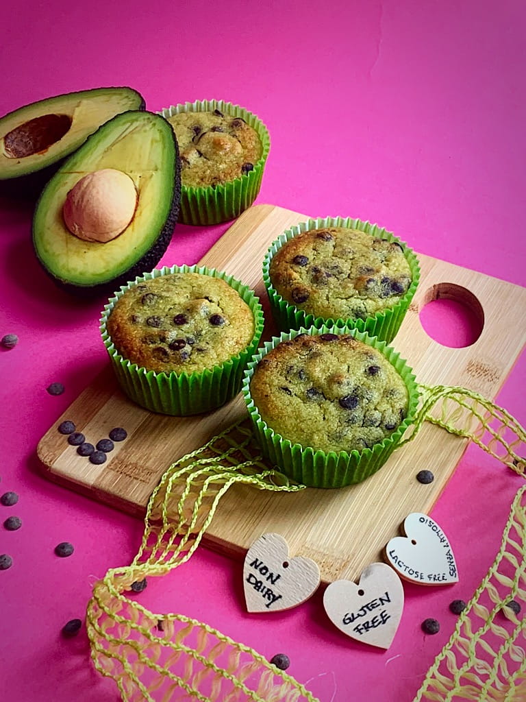 avocado muffins con gocce di cioccolato