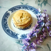 soffici pancakes al glicine senza