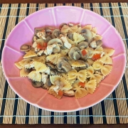 farfalle rigate tacchino e funghi